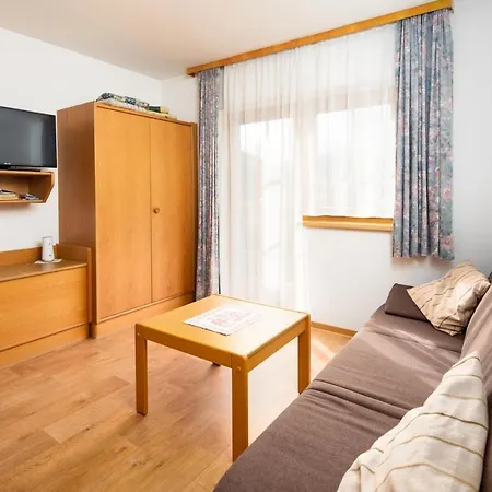 Wanger Apartment *
